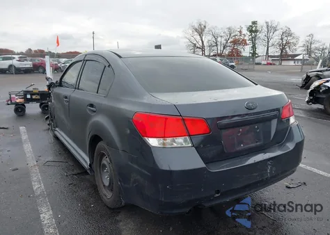 2013 Subaru Legacy 2.5I z USA, uszkodzony, nr VIN 4S3BMBA66D3023931